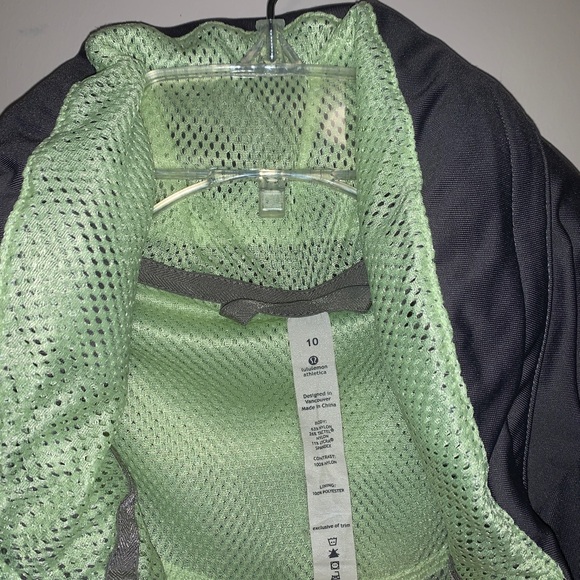 Lulu lemon Jacket - Picture 3 of 6